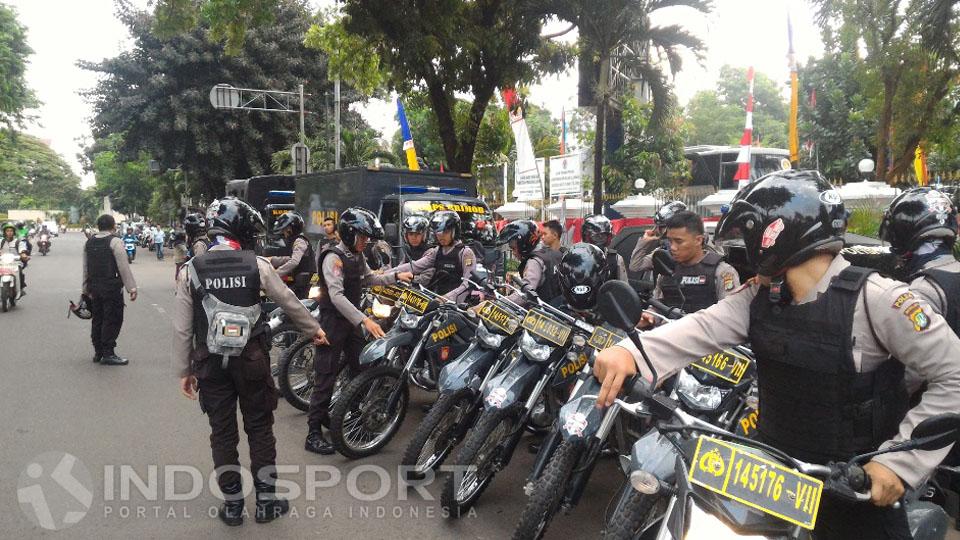 Laga uji coba Indonesia vs Malaysia akan dijaga ketat oleh polisi. - INDOSPORT